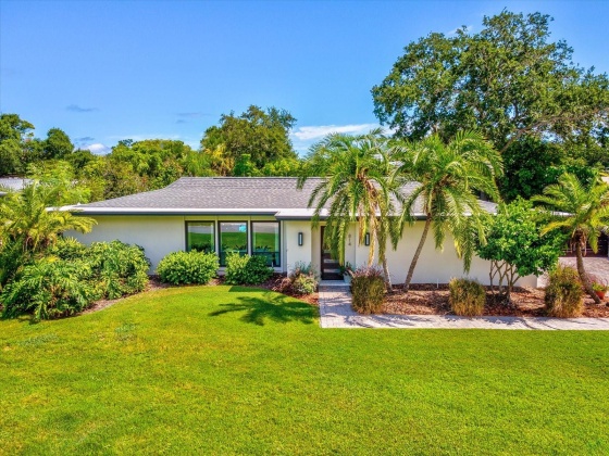 814 JACARANDA DRIVE, LARGO, Florida 33770, 4 Bedrooms Bedrooms, ,2 BathroomsBathrooms,Residential,For Sale,JACARANDA,MFRU8246342