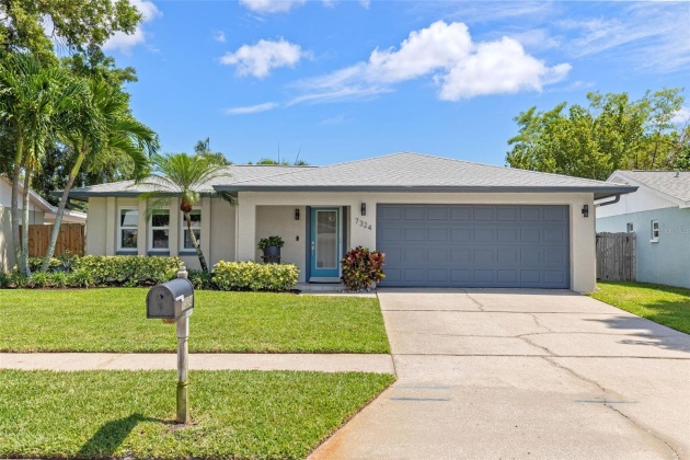 7324 118TH TERRACE, LARGO, Florida 33773, 3 Bedrooms Bedrooms, ,2 BathroomsBathrooms,Residential,For Sale,118TH,MFRU8246156