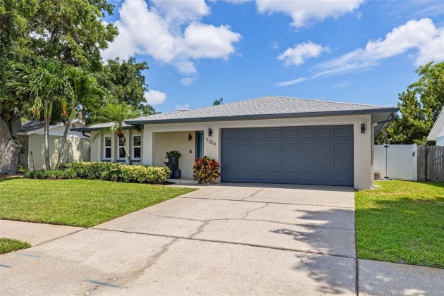 7324 118TH TERRACE, LARGO, Florida 33773, 3 Bedrooms Bedrooms, ,2 BathroomsBathrooms,Residential,For Sale,118TH,MFRU8246156