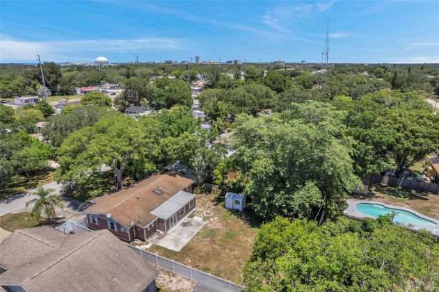 1525 JEFFERSON AVENUE, CLEARWATER, Florida 33756, 4 Bedrooms Bedrooms, ,2 BathroomsBathrooms,Residential,For Sale,JEFFERSON,MFRU8246666