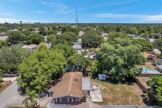 1525 JEFFERSON AVENUE, CLEARWATER, Florida 33756, 4 Bedrooms Bedrooms, ,2 BathroomsBathrooms,Residential,For Sale,JEFFERSON,MFRU8246666