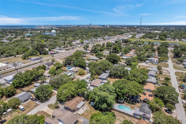 1525 JEFFERSON AVENUE, CLEARWATER, Florida 33756, 4 Bedrooms Bedrooms, ,2 BathroomsBathrooms,Residential,For Sale,JEFFERSON,MFRU8246666