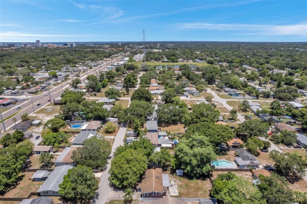 1525 JEFFERSON AVENUE, CLEARWATER, Florida 33756, 4 Bedrooms Bedrooms, ,2 BathroomsBathrooms,Residential,For Sale,JEFFERSON,MFRU8246666