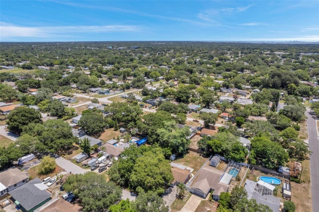 1525 JEFFERSON AVENUE, CLEARWATER, Florida 33756, 4 Bedrooms Bedrooms, ,2 BathroomsBathrooms,Residential,For Sale,JEFFERSON,MFRU8246666