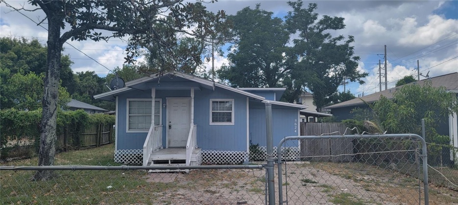 8624 N SEMMES ST, TAMPA, Florida 33604, 3 Bedrooms Bedrooms, ,2 BathroomsBathrooms,Residential,For Sale,N SEMMES ST,MFRT3534158