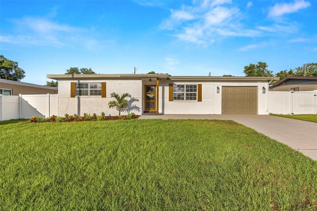 487 OAKWOOD DRIVE, DUNEDIN, Florida 34698, 4 Bedrooms Bedrooms, ,2 BathroomsBathrooms,Residential,For Sale,OAKWOOD,MFRU8246530