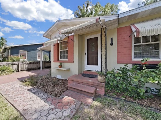 1012 BERRY AVENUE, TAMPA, Florida 33603, 3 Bedrooms Bedrooms, ,1 BathroomBathrooms,Residential,For Sale,BERRY,MFRU8246717