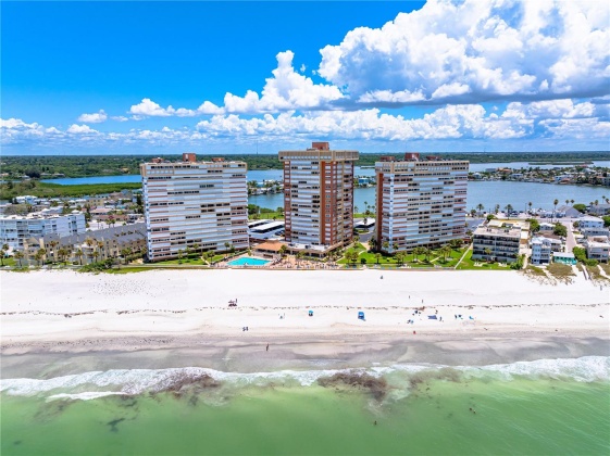 17900 GULF BOULEVARD, REDINGTON SHORES, Florida 33708, 2 Bedrooms Bedrooms, ,2 BathroomsBathrooms,Residential,For Sale,GULF,MFRA4614059