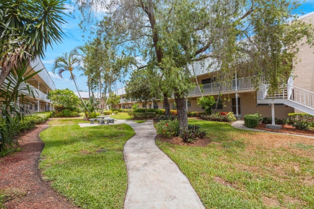 10033 64TH AVENUE, ST PETERSBURG, Florida 33708, 2 Bedrooms Bedrooms, ,2 BathroomsBathrooms,Residential,For Sale,64TH,MFRU8246904