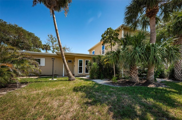 2608 BAY BOULEVARD, INDIAN ROCKS BEACH, Florida 33785, 3 Bedrooms Bedrooms, ,2 BathroomsBathrooms,Residential,For Sale,BAY,MFRU8246923