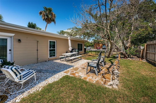 2608 BAY BOULEVARD, INDIAN ROCKS BEACH, Florida 33785, 3 Bedrooms Bedrooms, ,2 BathroomsBathrooms,Residential,For Sale,BAY,MFRU8246923