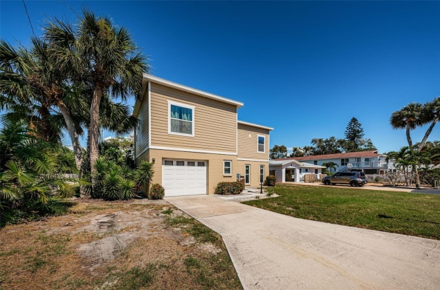 2608 BAY BOULEVARD, INDIAN ROCKS BEACH, Florida 33785, 3 Bedrooms Bedrooms, ,2 BathroomsBathrooms,Residential,For Sale,BAY,MFRU8246923