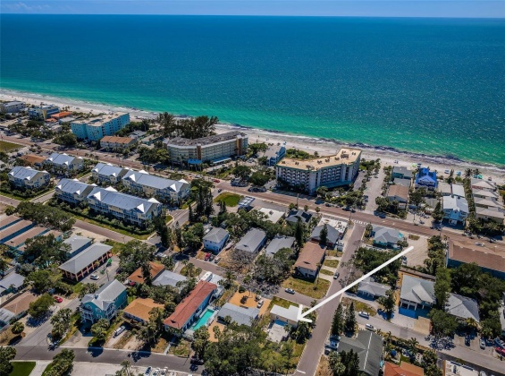 2608 BAY BOULEVARD, INDIAN ROCKS BEACH, Florida 33785, 3 Bedrooms Bedrooms, ,2 BathroomsBathrooms,Residential,For Sale,BAY,MFRU8246923