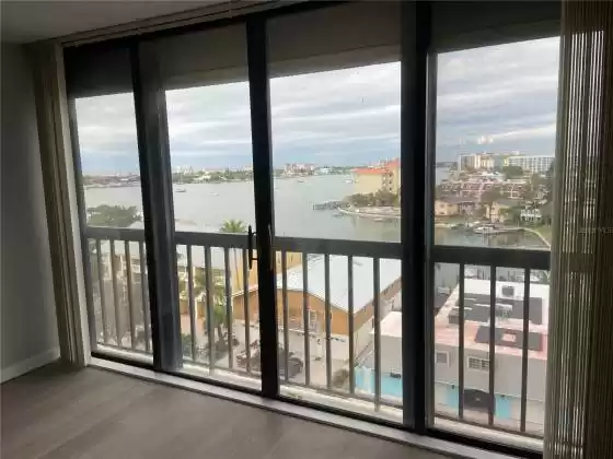 255 DOLPHIN POINT, CLEARWATER, Florida 33767, 1 Bedroom Bedrooms, ,1 BathroomBathrooms,Residential,For Sale,DOLPHIN,MFRU8246959