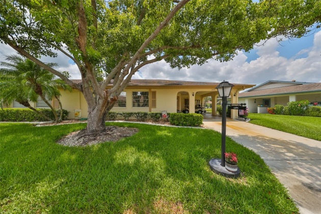 2033 HEATHFIELD CIRCLE, SUN CITY CENTER, Florida 33573, 2 Bedrooms Bedrooms, ,2 BathroomsBathrooms,Residential,For Sale,HEATHFIELD,MFRT3534657