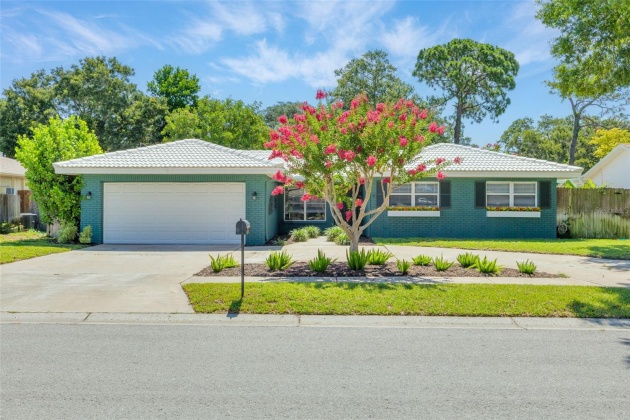 8693 PINETREE DRIVE, SEMINOLE, Florida 33772, 4 Bedrooms Bedrooms, ,2 BathroomsBathrooms,Residential,For Sale,PINETREE,MFRU8246945