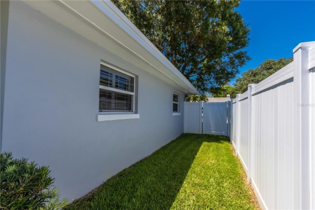 2576 RENATTA DRIVE, BELLEAIR BLUFFS, Florida 33770, 3 Bedrooms Bedrooms, ,2 BathroomsBathrooms,Residential,For Sale,RENATTA,MFRU8246747