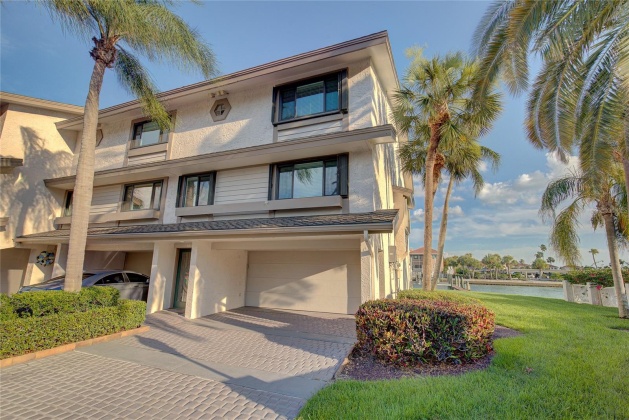 101 MARINA DEL REY COURT, CLEARWATER, Florida 33767, 3 Bedrooms Bedrooms, ,3 BathroomsBathrooms,Residential,For Sale,MARINA DEL REY,MFRU8246749