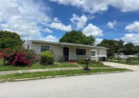 2706 TAMPANIA AVENUE, TAMPA, Florida 33607, 3 Bedrooms Bedrooms, ,2 BathroomsBathrooms,Residential,For Sale,TAMPANIA,MFRT3534932