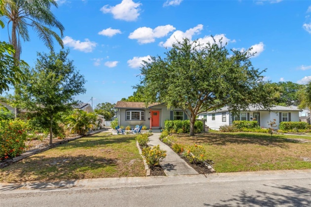 333 37TH AVENUE, SAINT PETERSBURG, Florida 33704, 3 Bedrooms Bedrooms, ,2 BathroomsBathrooms,Residential,For Sale,37TH,MFRU8247024