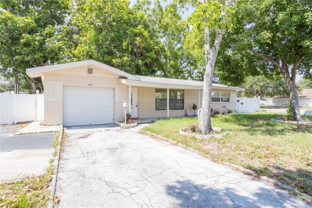 4901 25TH AVENUE, SAINT PETERSBURG, Florida 33710, 2 Bedrooms Bedrooms, ,1 BathroomBathrooms,Residential,For Sale,25TH,MFRU8247011