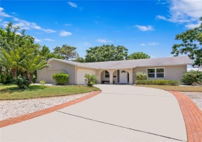 2983 VINA DEL MAR BOULEVARD, ST PETE BEACH, Florida 33706, 3 Bedrooms Bedrooms, ,2 BathroomsBathrooms,Residential,For Sale,VINA DEL MAR,MFRU8245163