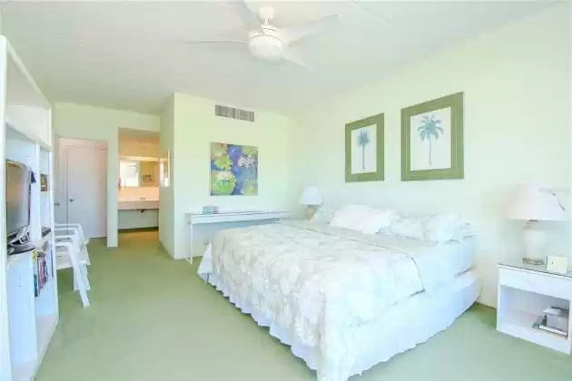 2300 GULF BOULEVARD, BELLEAIR BEACH, Florida 33786, 4 Bedrooms Bedrooms, ,3 BathroomsBathrooms,Residential,For Sale,GULF,MFRT3536678