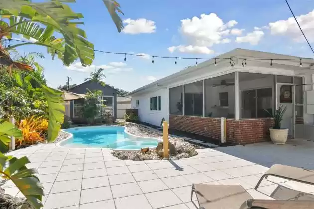 2117 CAMPUS DRIVE, CLEARWATER, Florida 33764, 3 Bedrooms Bedrooms, ,2 BathroomsBathrooms,Residential,For Sale,CAMPUS,MFRU8244442