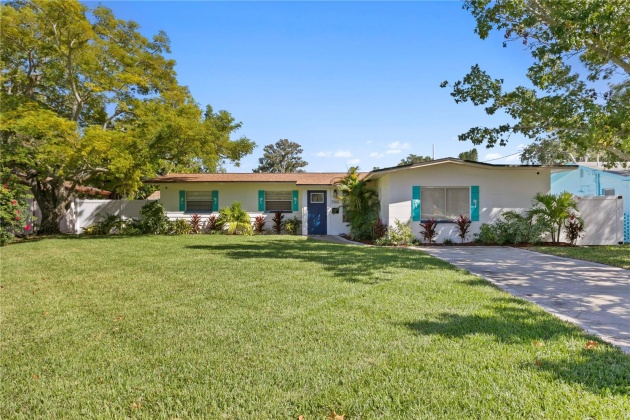 5960 12TH STREET, ST PETERSBURG, Florida 33705, 4 Bedrooms Bedrooms, ,3 BathroomsBathrooms,Residential,For Sale,12TH,MFRU8219170