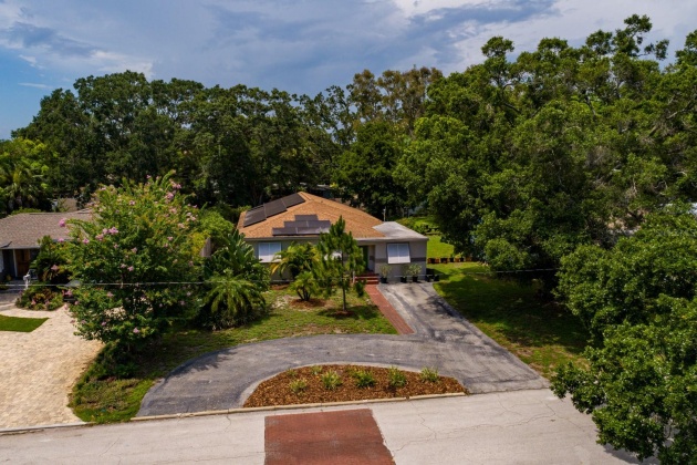 8035 COUNTRY CLUB ROAD, SAINT PETERSBURG, Florida 33710, 3 Bedrooms Bedrooms, ,2 BathroomsBathrooms,Residential,For Sale,COUNTRY CLUB,MFRU8246779