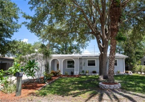 201 36TH STREET, LARGO, Florida 33771, 5 Bedrooms Bedrooms, ,2 BathroomsBathrooms,Residential,For Sale,36TH,MFRU8250182