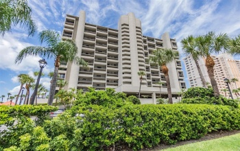 1290 GULF BOULEVARD, CLEARWATER BEACH, Florida 33767, 2 Bedrooms Bedrooms, ,2 BathroomsBathrooms,Residential,For Sale,GULF,MFRU8252228