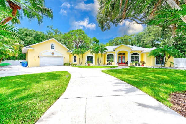 13545 PARK BOULEVARD, SEMINOLE, Florida 33776, 5 Bedrooms Bedrooms, ,4 BathroomsBathrooms,Residential,For Sale,PARK,MFRU8251038