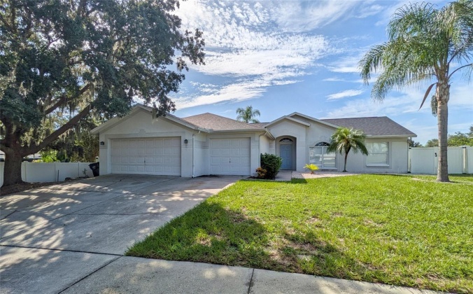 12813 RAYSBROOK DRIVE, RIVERVIEW, Florida 33569, 5 Bedrooms Bedrooms, ,3 BathroomsBathrooms,Residential,For Sale,RAYSBROOK,MFRT3546161
