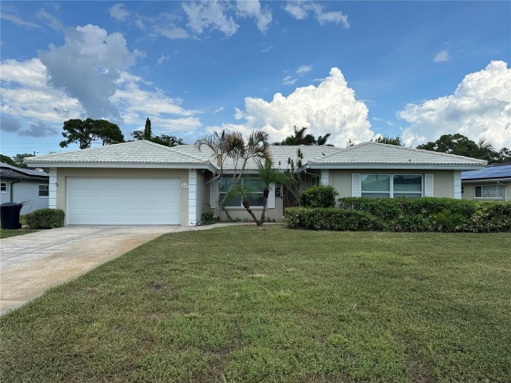 5207 DENVER STREET, SAINT PETERSBURG, Florida 33703, 4 Bedrooms Bedrooms, ,2 BathroomsBathrooms,Residential,For Sale,DENVER,MFRT3546321