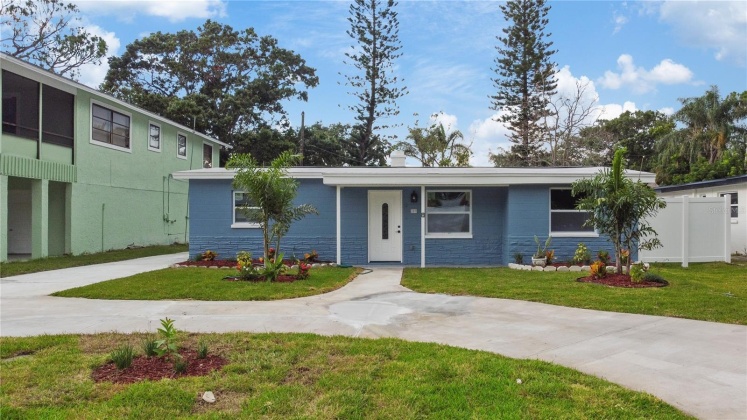 209 80TH AVENUE, SAINT PETERSBURG, Florida 33702, 3 Bedrooms Bedrooms, ,2 BathroomsBathrooms,Residential,For Sale,80TH,MFRU8252218