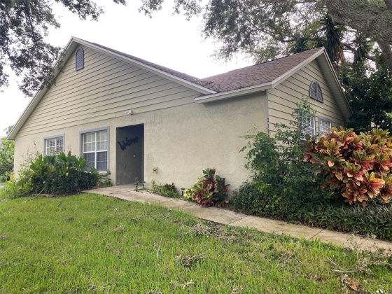 2390 BENTLEY DR, PALM HARBOR, Florida 34684, 3 Bedrooms Bedrooms, ,2 BathroomsBathrooms,Residential,For Sale,BENTLEY DR,MFRU8252525