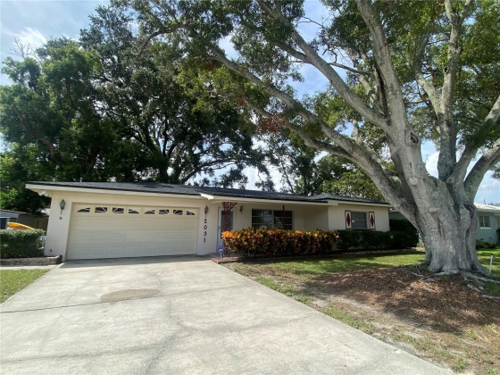 2031 CROYDON DRIVE, CLEARWATER, Florida 33764, 2 Bedrooms Bedrooms, ,2 BathroomsBathrooms,Residential,For Sale,CROYDON,MFRTB8300189