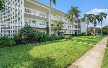 5150 10TH AVENUE, SAINT PETERSBURG, Florida 33710, 1 Bedroom Bedrooms, ,1 BathroomBathrooms,Residential,For Sale,10TH,MFRT3551544