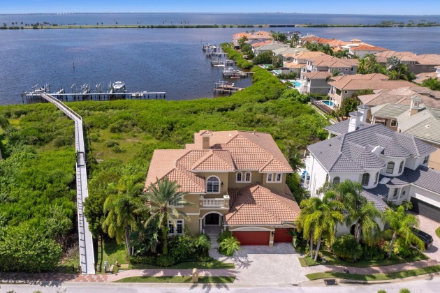 4135 CAUSEWAY VISTA DRIVE, TAMPA, Florida 33615, 4 Bedrooms Bedrooms, ,3 BathroomsBathrooms,Residential,For Sale,CAUSEWAY VISTA,MFRTB8302950