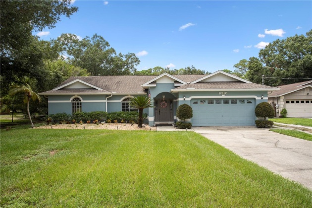 6910 CREEK DRIVE, TAMPA, Florida 33615, 3 Bedrooms Bedrooms, ,2 BathroomsBathrooms,Residential,For Sale,CREEK,MFRTB8302465