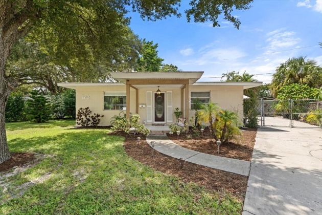 4450 16TH STREET, SAINT PETERSBURG, Florida 33703, 3 Bedrooms Bedrooms, ,2 BathroomsBathrooms,Residential,For Sale,16TH,MFRTB8303381