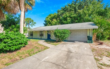 1424 CASTLEWORKS LANE, TARPON SPRINGS, Florida 34689, 3 Bedrooms Bedrooms, ,1 BathroomBathrooms,Residential,For Sale,CASTLEWORKS,MFRU8255732