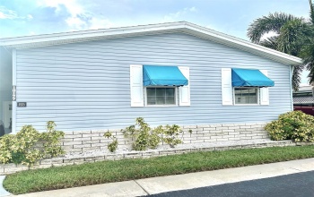 10177 LAKE DRIVE, LARGO, Florida 33773, 3 Bedrooms Bedrooms, ,2 BathroomsBathrooms,Residential,For Sale,LAKE,MFRTB8304753