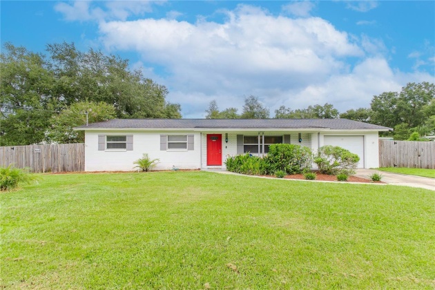 13804 MEADOW OAKS DRIVE, DOVER, Florida 33527, 3 Bedrooms Bedrooms, ,2 BathroomsBathrooms,Residential,For Sale,MEADOW OAKS,MFRTB8307711