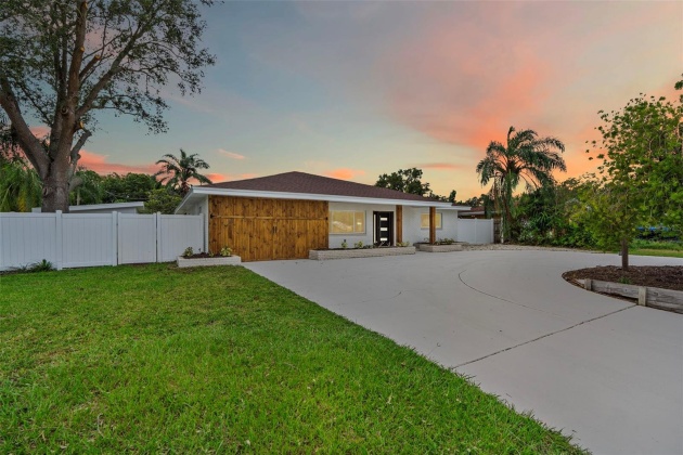 4500 22ND AVENUE, ST PETERSBURG, Florida 33713, 3 Bedrooms Bedrooms, ,2 BathroomsBathrooms,Residential,For Sale,22ND,MFRTB8308269