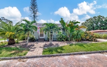 4000 3RD AVENUE, SAINT PETERSBURG, Florida 33713, 2 Bedrooms Bedrooms, ,2 BathroomsBathrooms,Residential,For Sale,3RD,MFRTB8309426