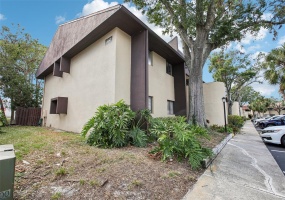 860 VILLAGE DRIVE, ST PETERSBURG, Florida 33716, 3 Bedrooms Bedrooms, ,2 BathroomsBathrooms,Residential,For Sale,VILLAGE,MFRW7869517