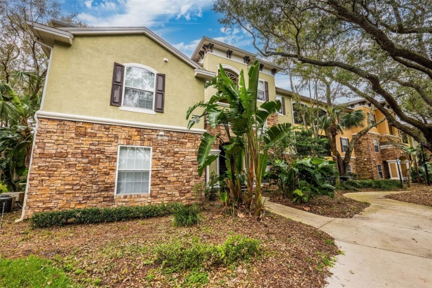 10105 COURTNEY PALMS BOULEVARD, TAMPA, Florida 33619, 2 Bedrooms Bedrooms, ,2 BathroomsBathrooms,Residential,For Sale,COURTNEY PALMS,MFRTB8317117