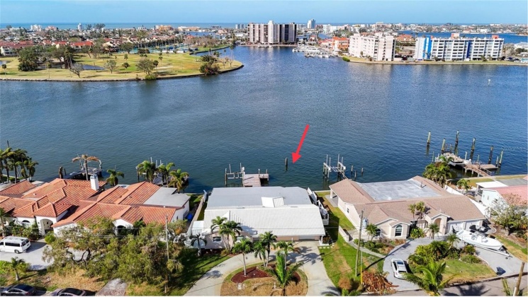 8143 CAUSEWAY BOULEVARD, SAINT PETERSBURG, Florida 33707, 3 Bedrooms Bedrooms, ,2 BathroomsBathrooms,Residential,For Sale,CAUSEWAY,MFRTB8319424